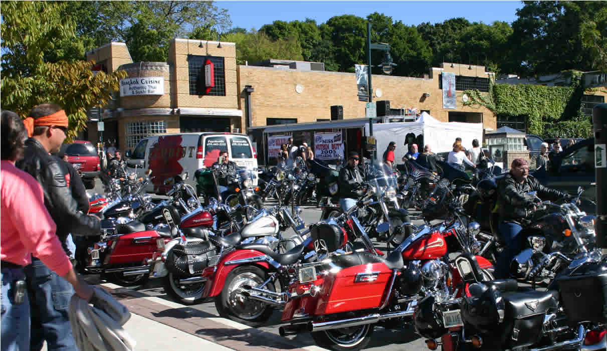 Bikers arriving in Fayetteville